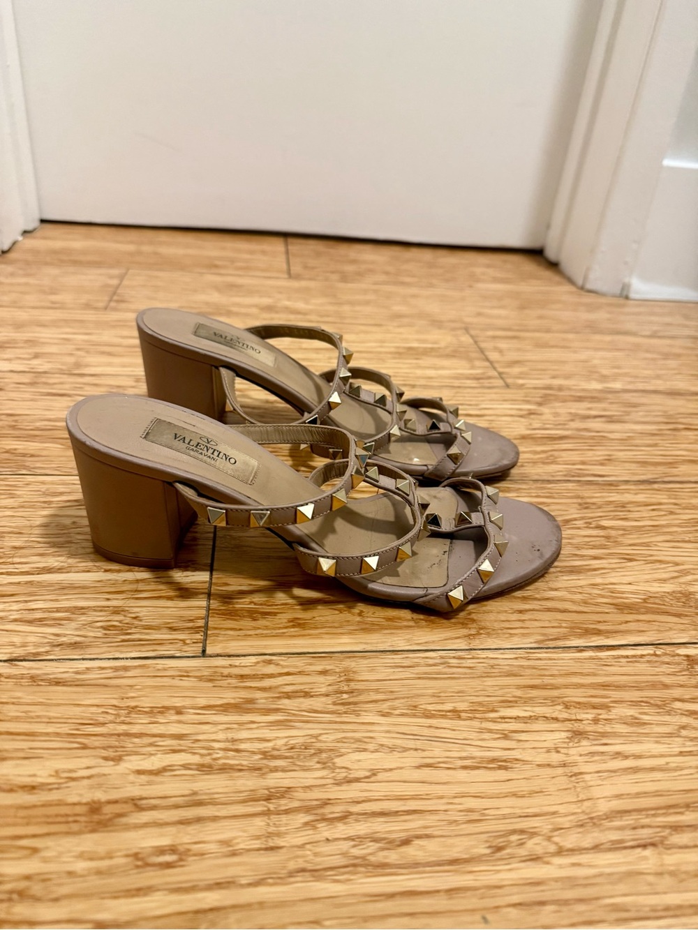 Valentino Garavani Rockstud Block Heel Sandals — Size 37